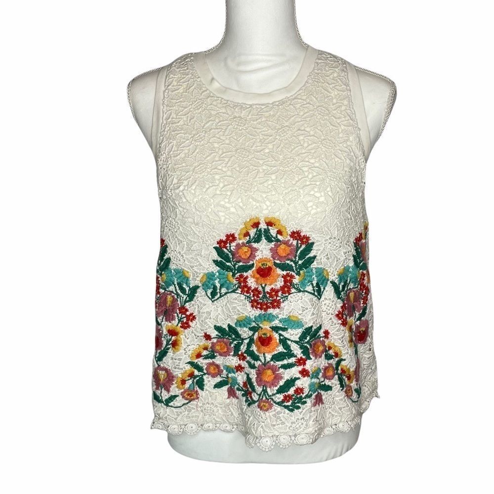 NWOT Anthropologie Floral Embroidered and Crocheted Top Small